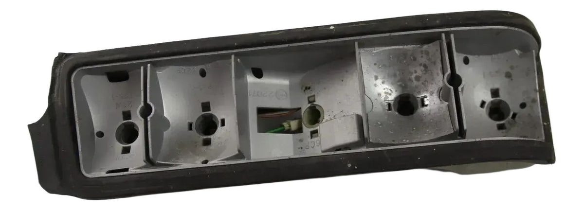 BMW E21 Rücklicht Heckleuchte Lampenträger paar links rechts 1367475 1366367