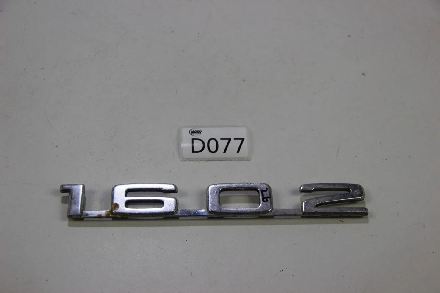 Original BMW E10 Modellbezeichnung Schriftzug Badge 1602 Kofferraumklappe