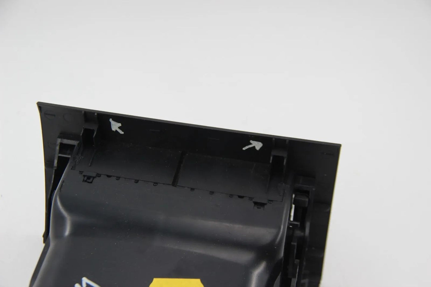 BMW E39 520i-540i M5 Frischluftgrill Fondraum (2 Halter Abgebrochen) 64228391182