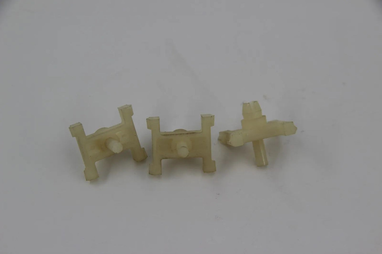 BMW E23 7er 728i-745i 3x Klammer Clip Clips Blende Trim NOS 51131848664 Neu