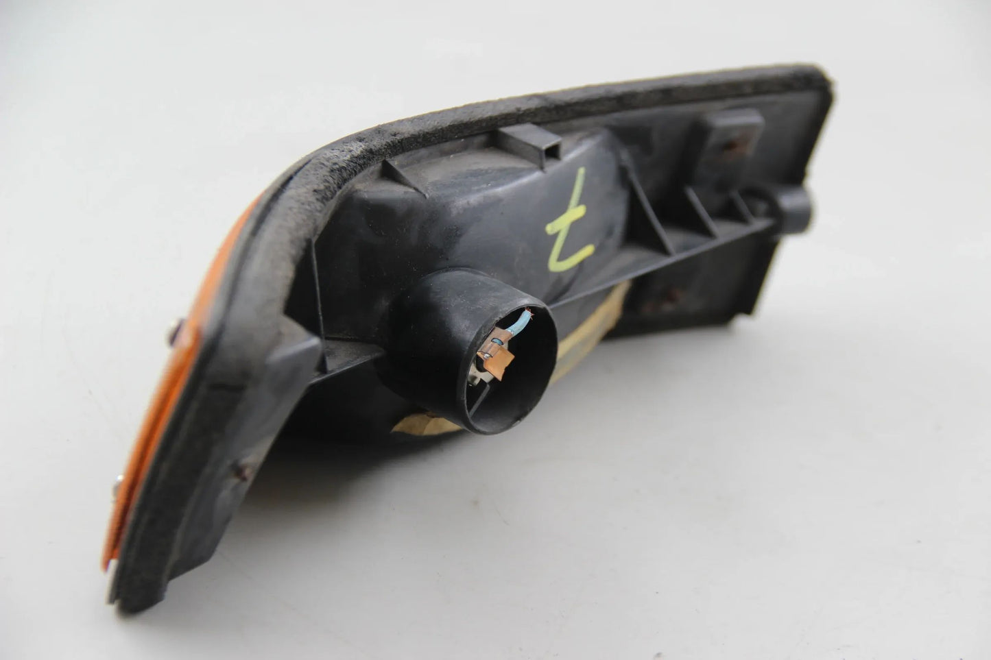 Original BMW E28 518 518i-535i M5 Blinkleuchte vorne rechts 63131366572