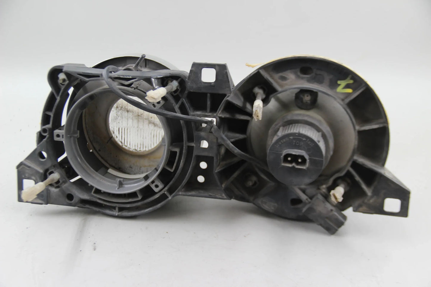 Orig. BMW E30 324td Frontscheinwerfer vorne rechts Hella unvollständig 13436500