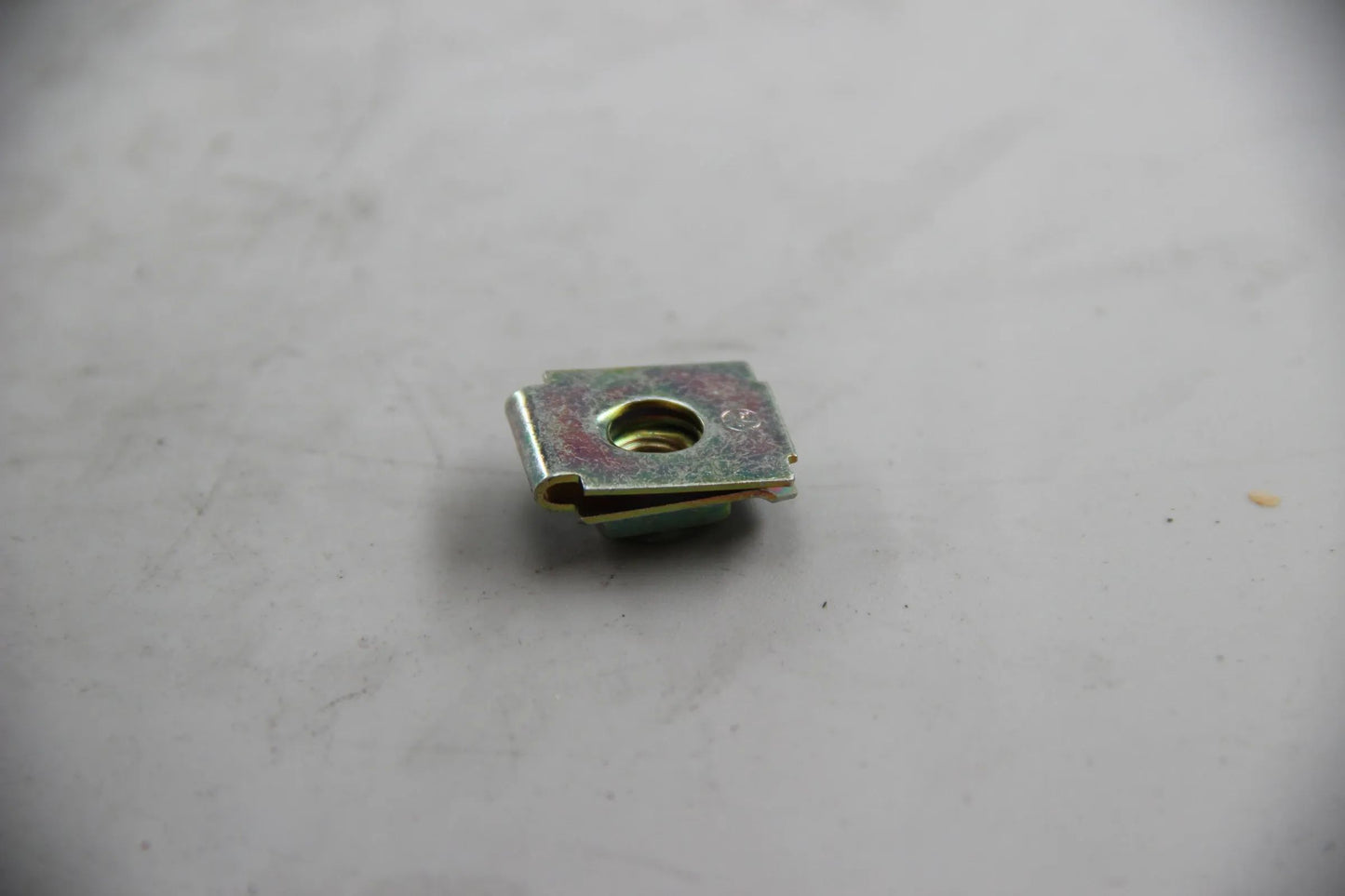 Original BMW E46 E60 E61 E63 E64 E65 E66 E53 E52 Clip NOS NLA 72128233294