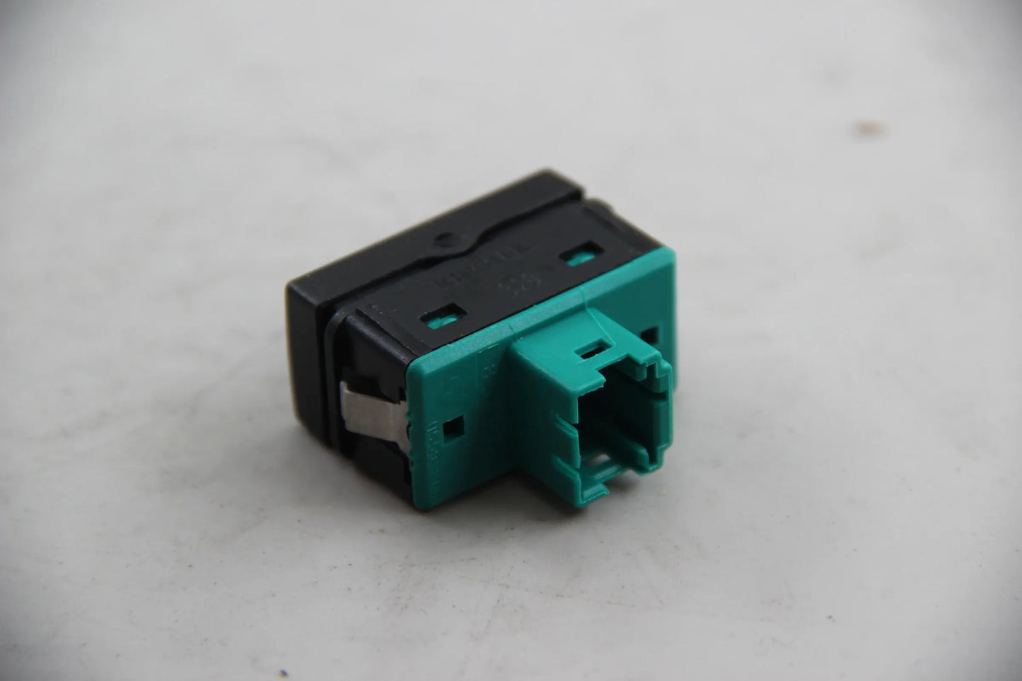 Original BMW E36 316i 318i 320i 323i 325i 328i M3 Z3 Schalter gruen 61318365300