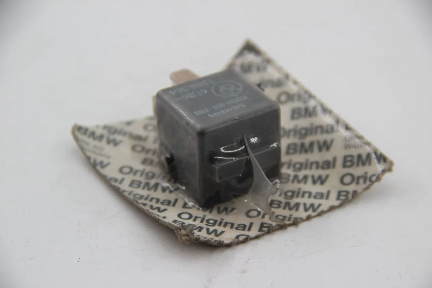 Original BMW E30 E34 E32 7er E31 8er Relais Doppelschliesser schwarz 61361388364