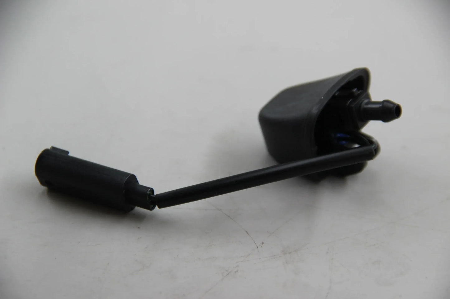 Original BMW E90 316i-335i M3 E91 E92 E93 Spritzdüse heizbar 61667131299