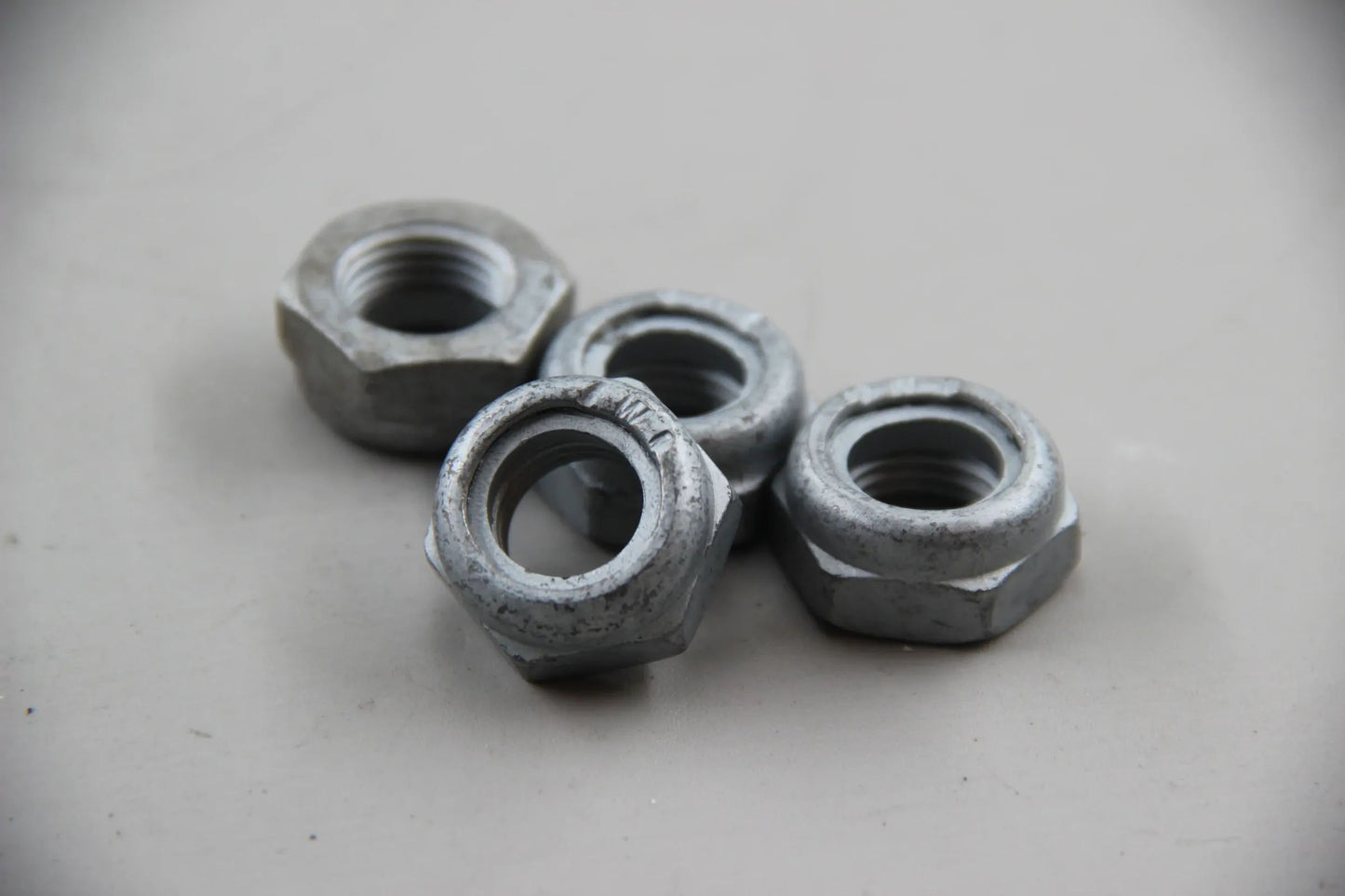 Orig. BMW E30 E36  4x Sechskantmutter selbstsichernd M14X1,5 05 ZNS3 31106769443