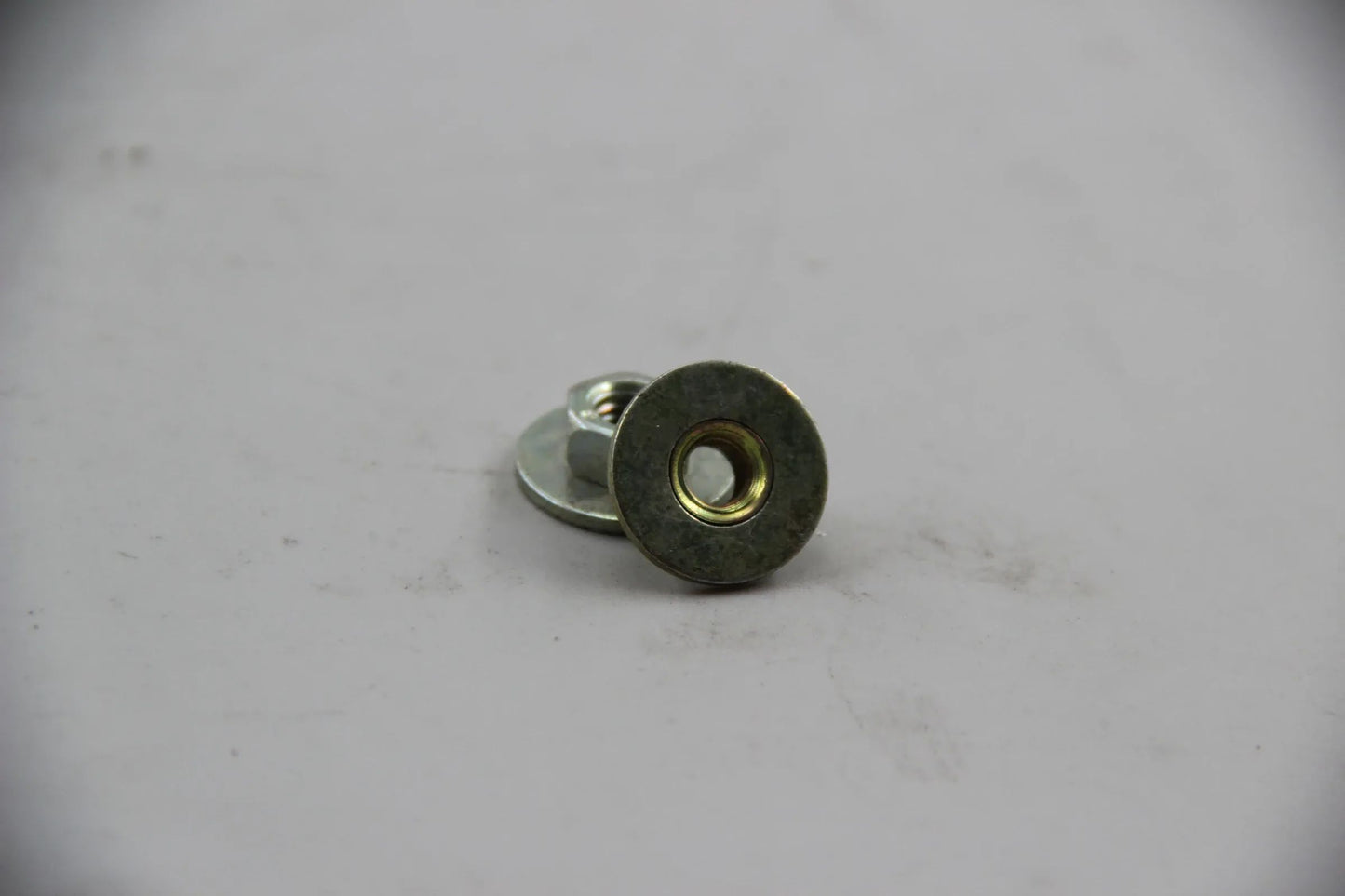 Original BMW E36 318i E34 E38 E31 2x Sechskantmutter mit Scheibe BM6 07129946302