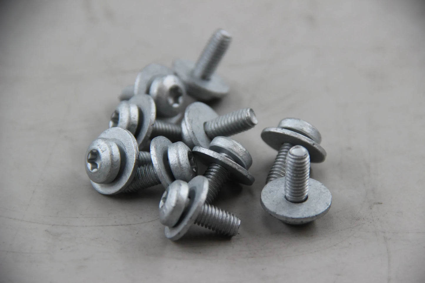 Orig. BMW E36 E46 E39 E63 E38 10x Torxschraube mit Scheibe ISA M6X14 51238165153