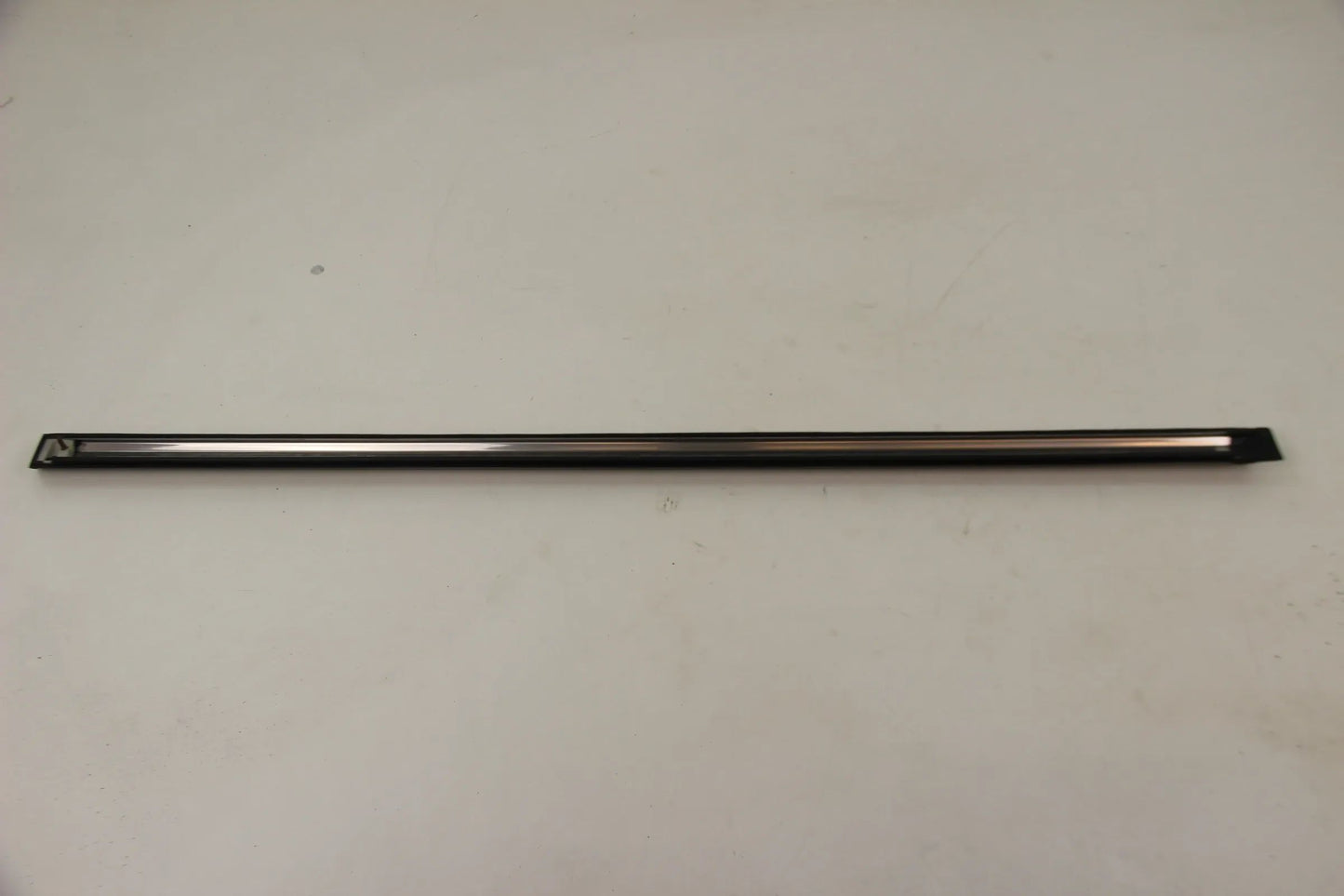 Original BMW E30 316 316i-325i Stossleist Tür vorne rechts 51131904770