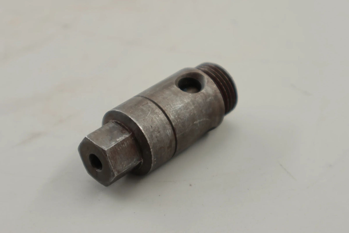 Mercedes-Benz M114 M130 Ölüberdruckventil Ölpumpe Überdruckventil
