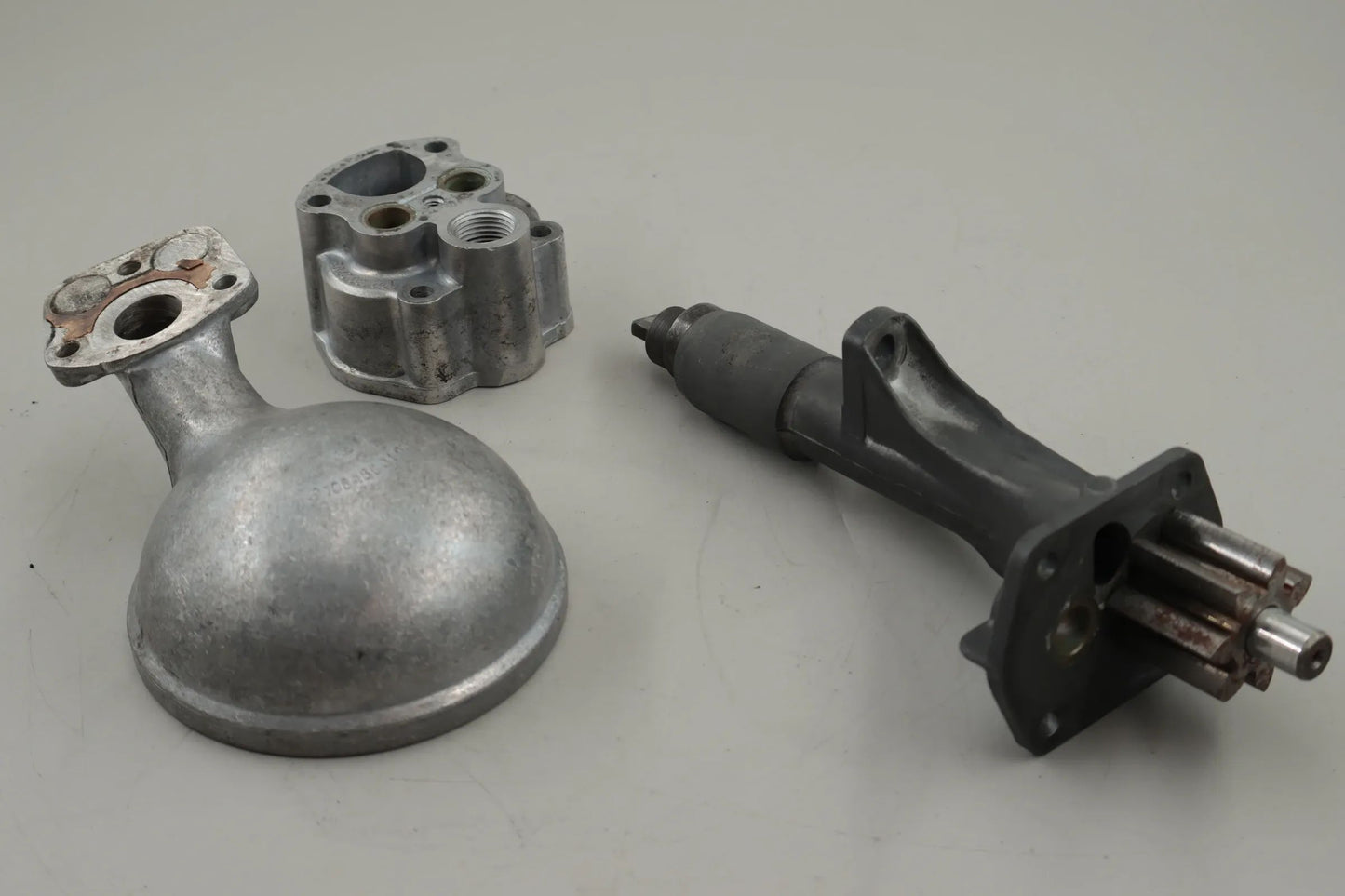 Mercedes-Benz M130 W113 W108 W109 W11 W114 Ölpumpe Oilpump Ölsaugrohr Öl Pumpe