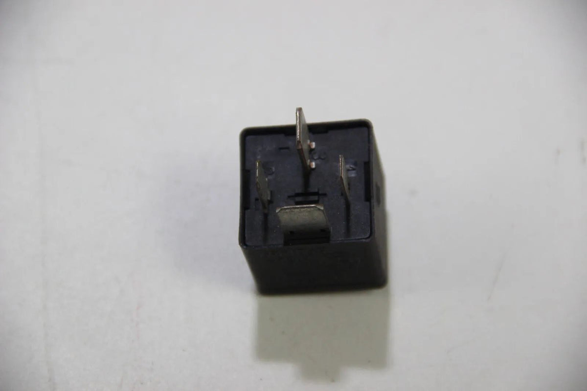 Original BMW E46 E90 E39 E60 Relais Relay Schliesser schwarz  61366901469