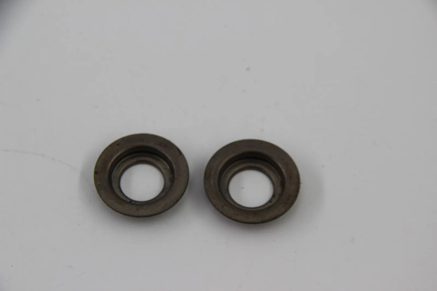 BMW E30 E28 M20 M21 E34 M21 Federteller Ventilsteuerung  2Stk NOS 11341279137