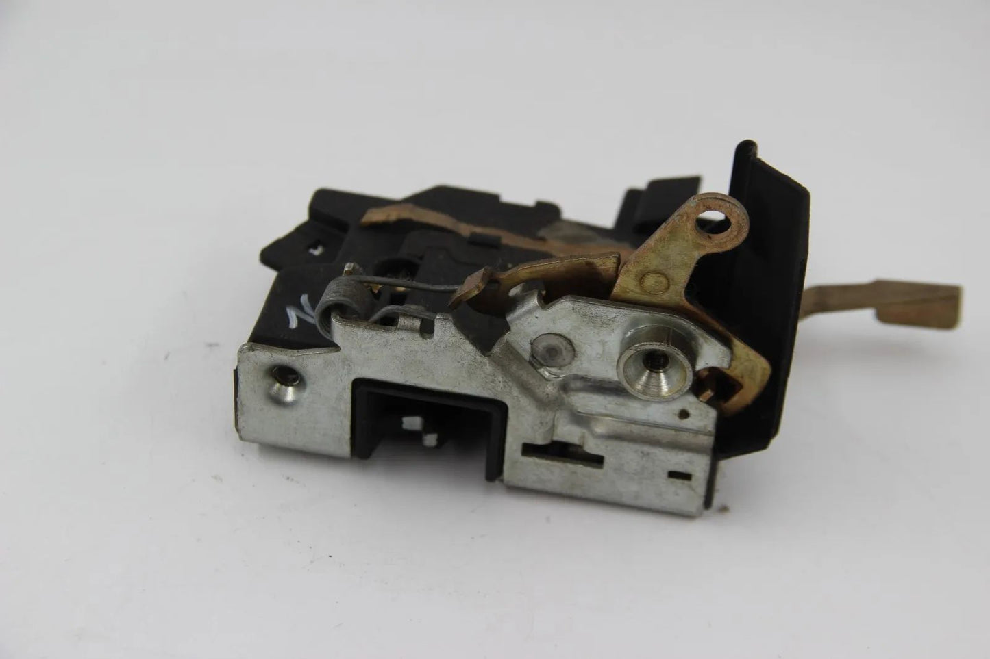 Original BMW E34 535i M5 3.6 S38 Drehfallenschloss vorne rechts NOS 51218104782