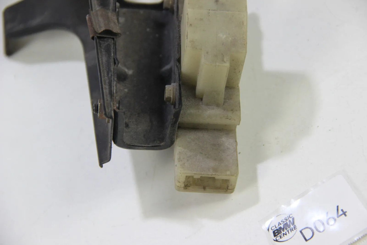 Original BMW E30 M3 ZV Tankklappe Halterung 1372572 Abdeckung Verriegelung Nur M