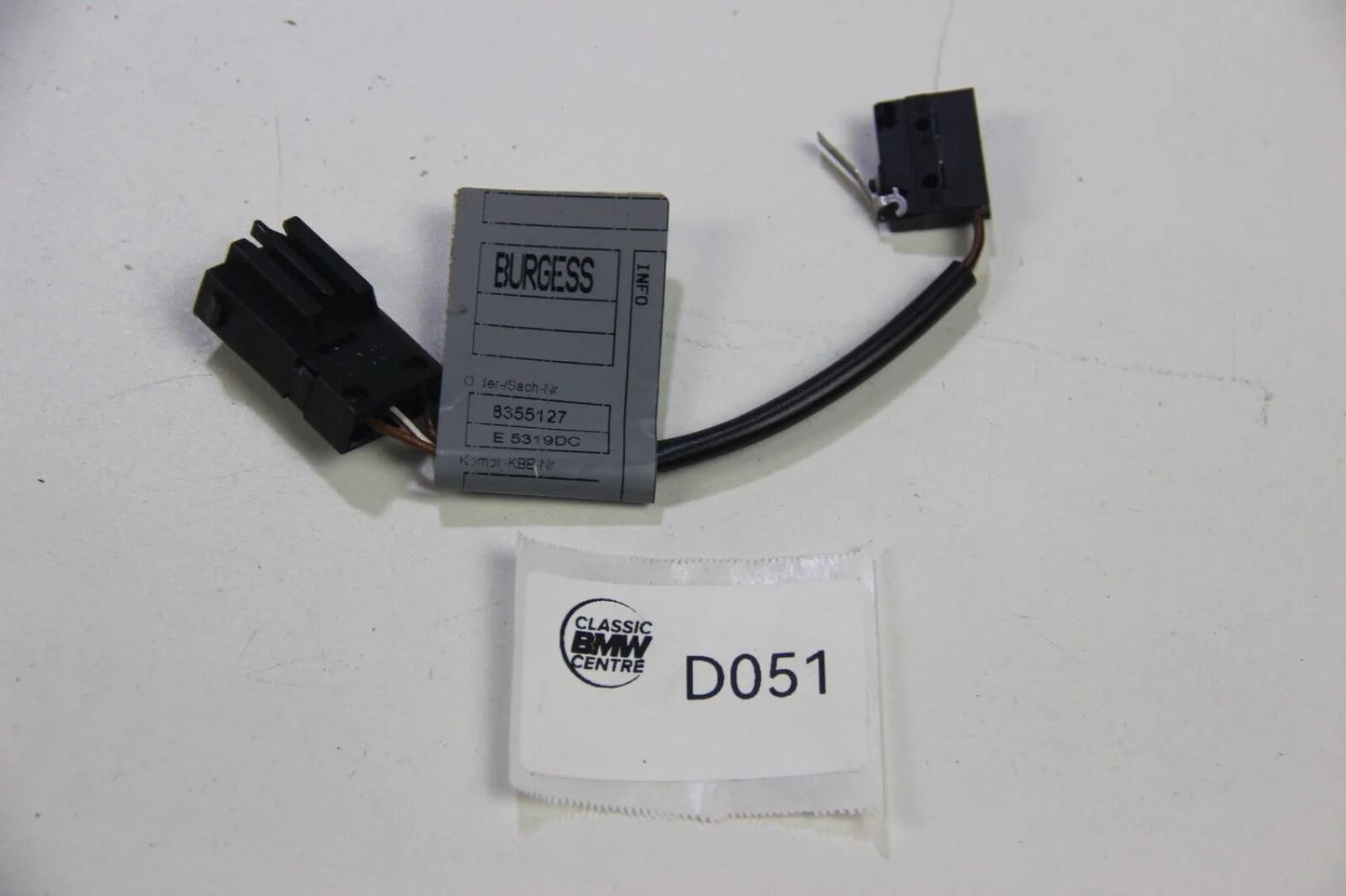 NEU Original BMW E34 518i 520i M5 E39 Microschalter Heckscheibenschloss 8355127