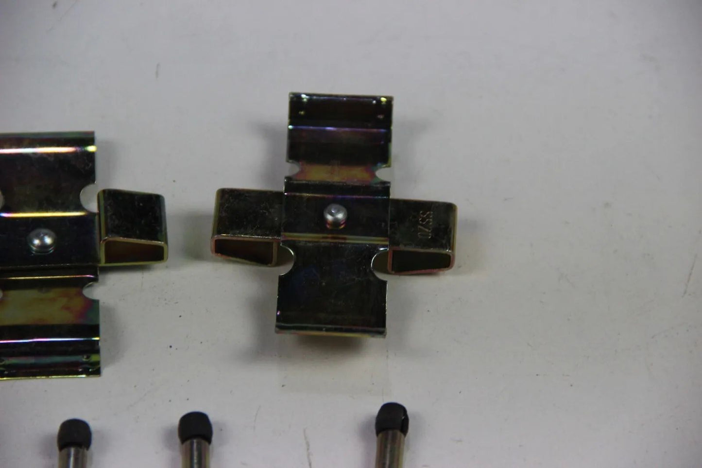 Original BMW E21 Zubehör Belagsatz 34211150542 Bremssattel Zubehör Clips