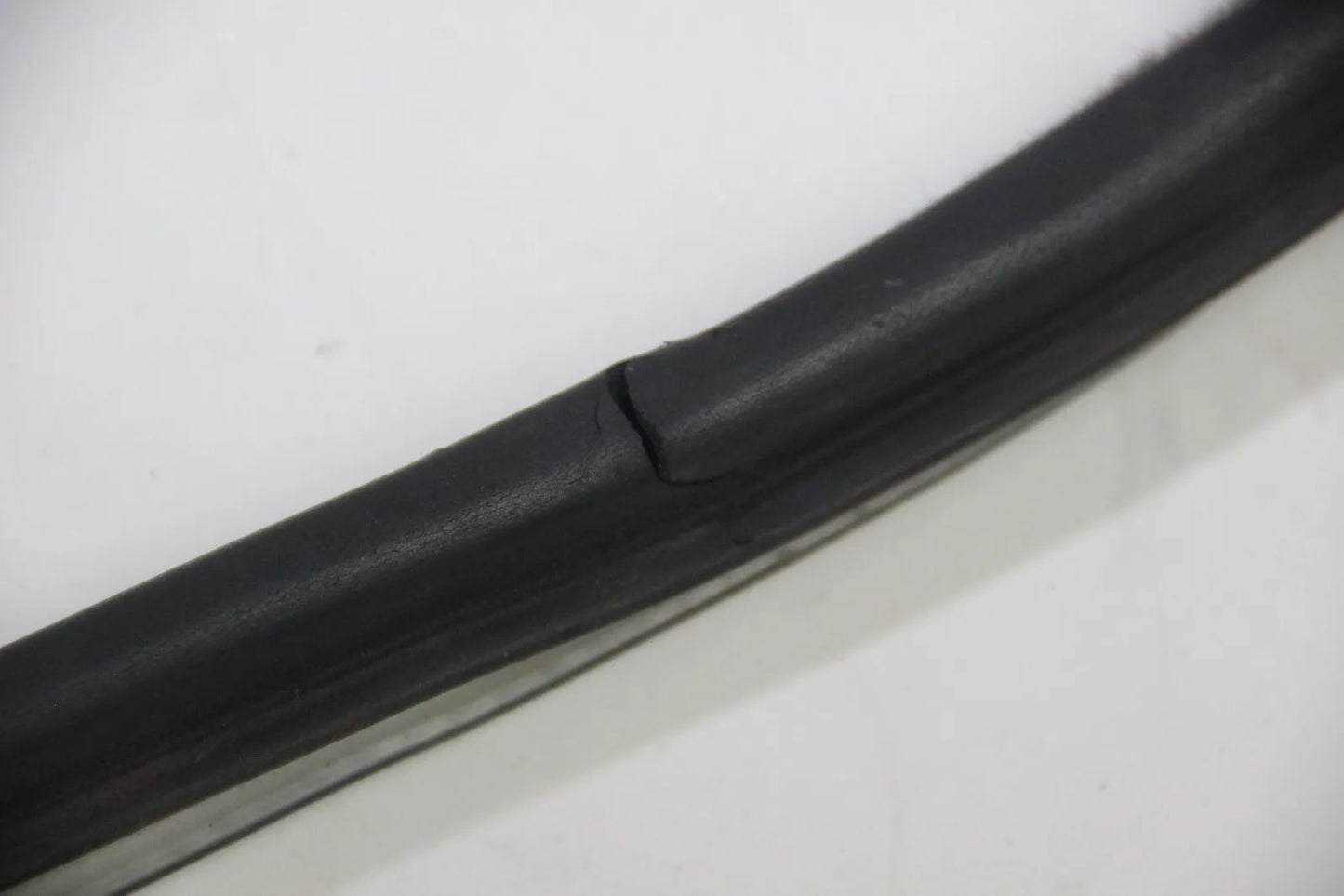 Original BMW E30 4-Türer 316i-325i M3 Türdichtung Vorne Links Kantenschutz OEM