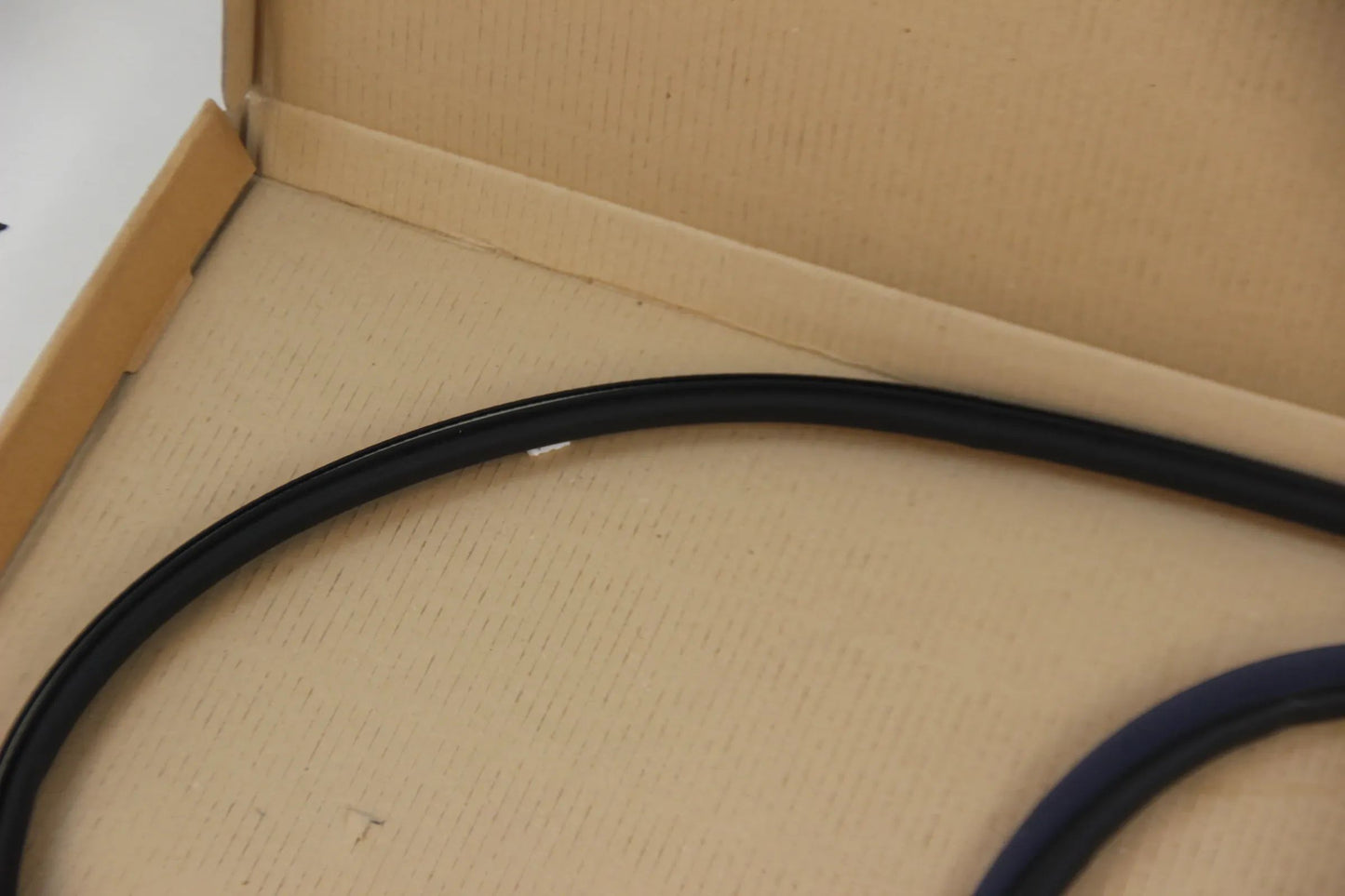 Original BMW E34 518i-540i M5 3.6 3.8 Kantenschutz vorne NOS 51728137771