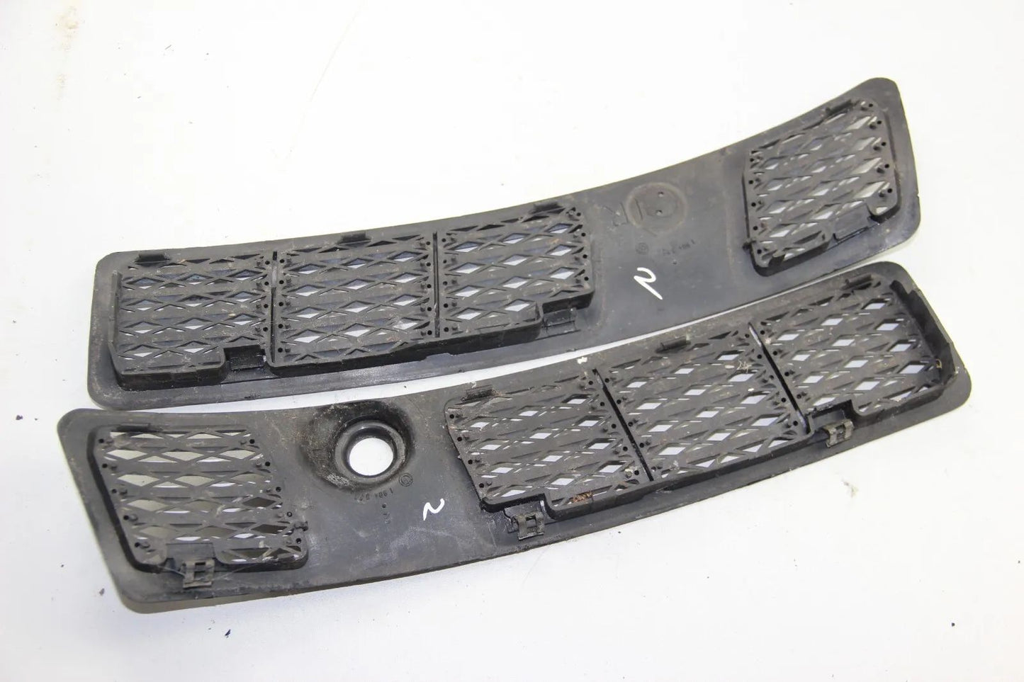 BMW E30 3er Ziergitter Blende Scheibenwischer Lüfter 1904571 1904572