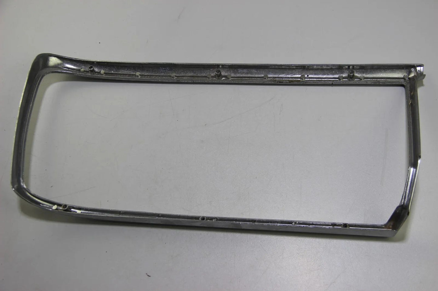 BMW E12 Heckleuchte Rücklicht Heckleuchte rechts chrom Rahmen taillight frame