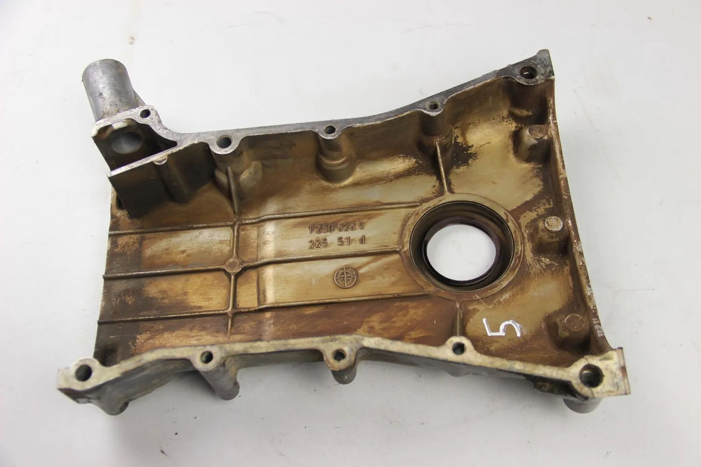 BMW E3 E9 E12 E24 E23 E28 M30  Stirndeckel Kettenkasten Abdeckung 12500289