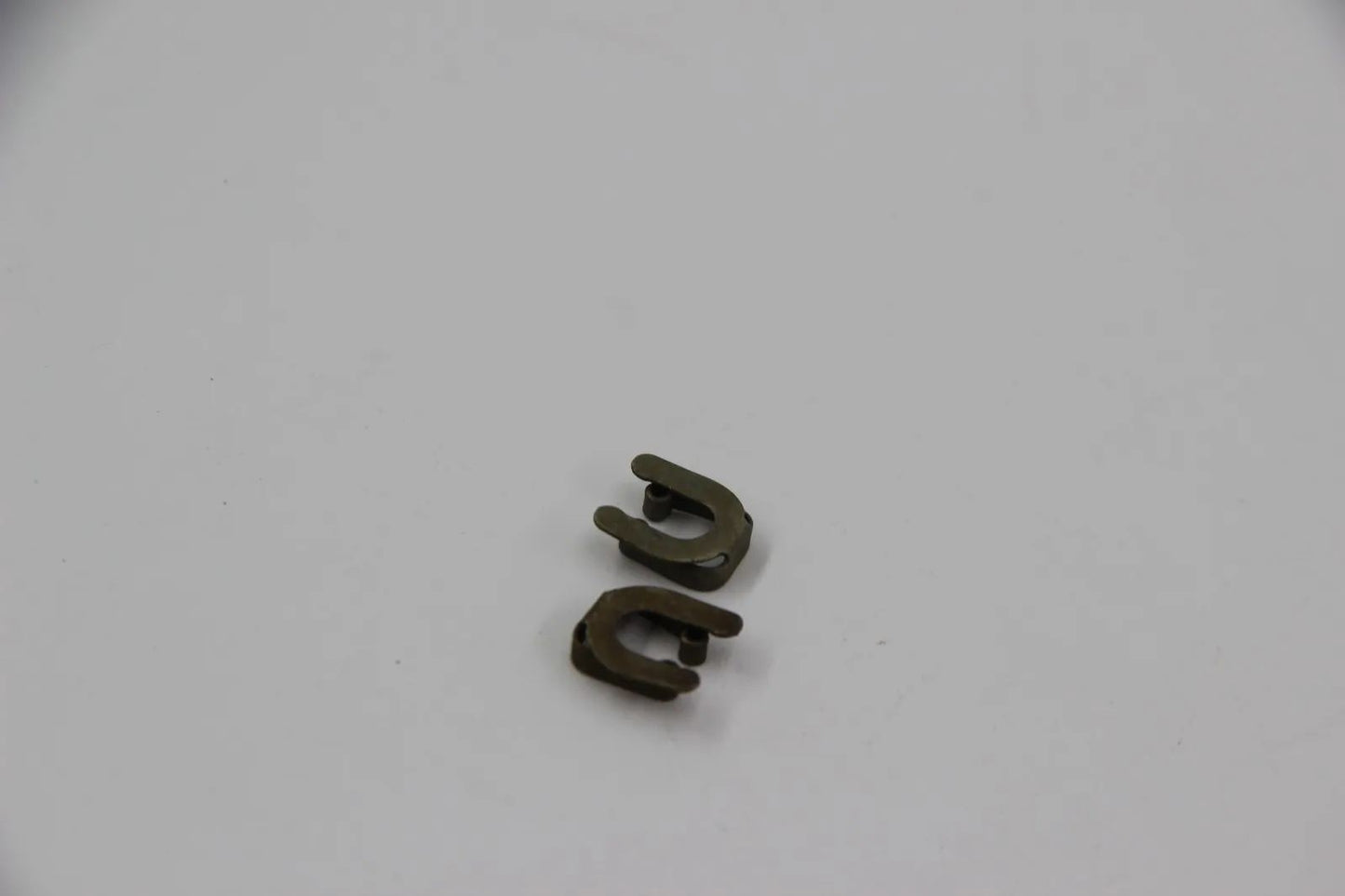 Original BMW E36 E34 E39 E32 E31 Sicherungsblech Tür vorn 2Stk 51211948157