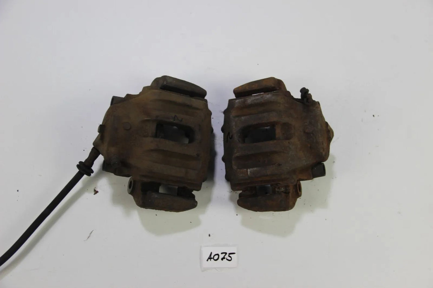 Original BMW E34 E32 Bremssattel vorne Links Rechts mit Träger Halter 60/22/302