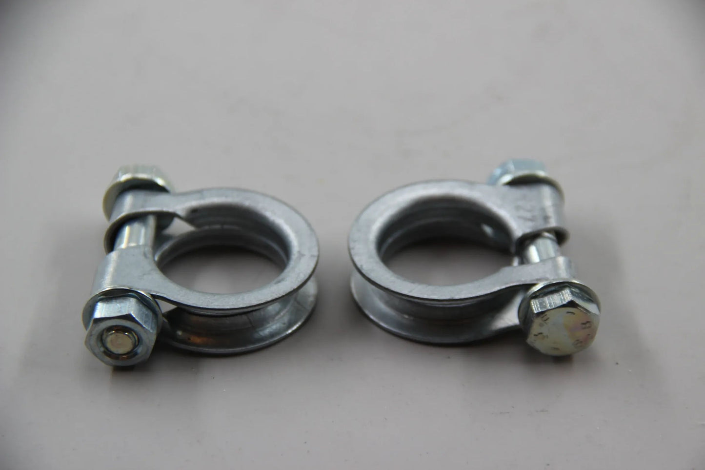 Original BMW 2x Rohrschelle 82399405576