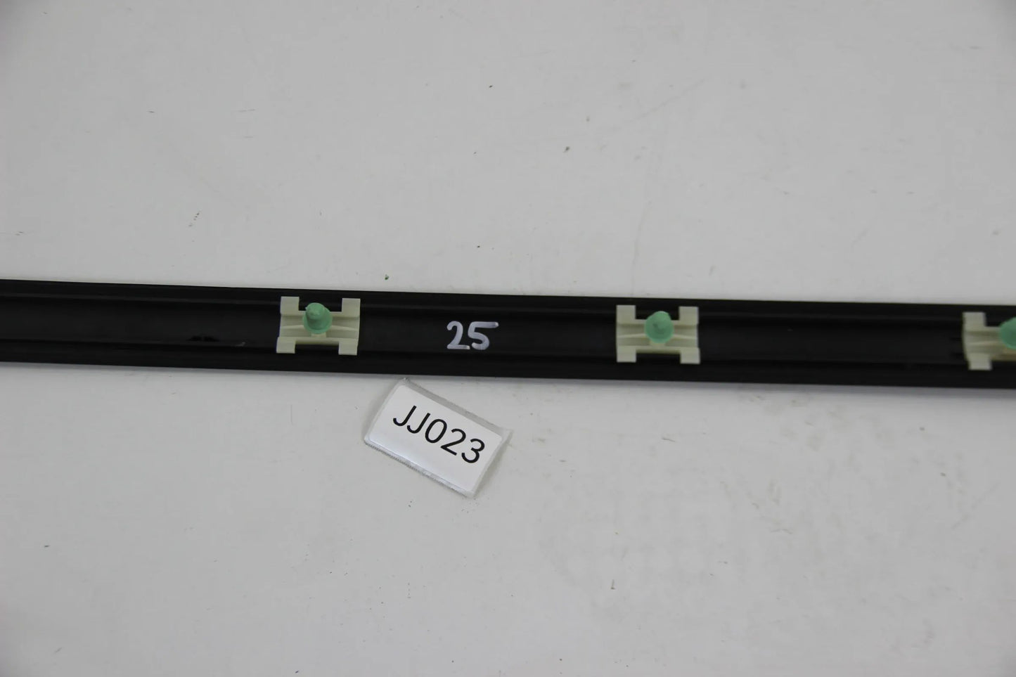 Original BMW E39 M5 S62   Stossleiste Tür hinten links SCHWARZ 51138159297