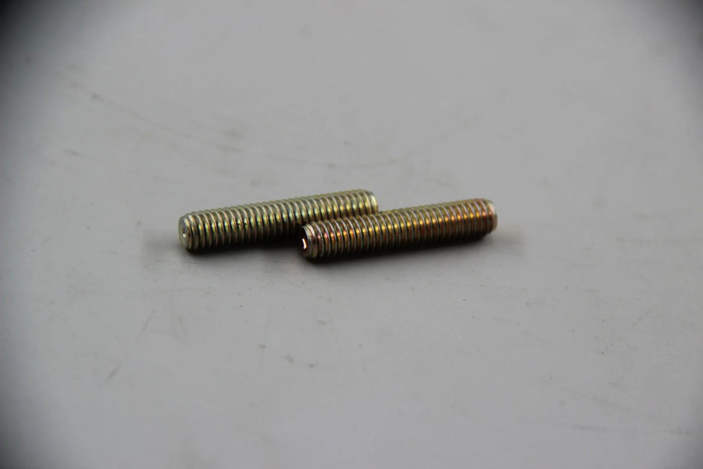 Orig BMW E21 E30 E36 E46 E28 E39 E24 E23 E66 2x Stiftschraube NOS NLA 07129908102