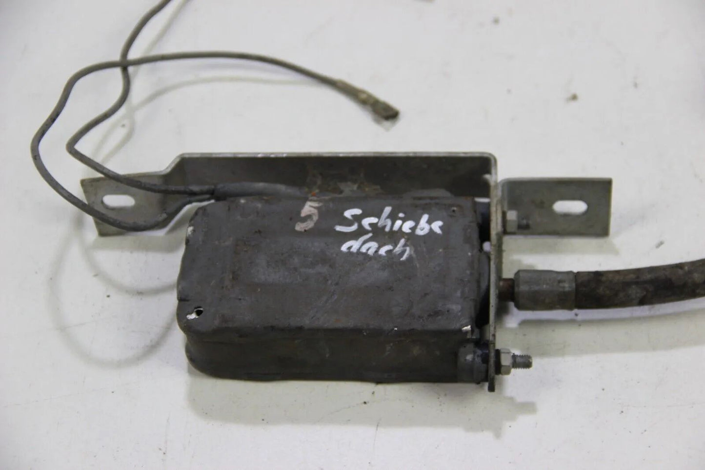 BMW E9 E10 E3 Flachmotor elektrisches Schiebedach Getriebe BOSCH 100436694