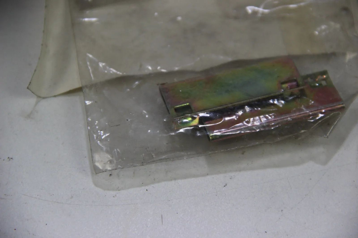 Original BMW E32 730i-750iL M30 M60 2x Klammer Clip Clips  51121950400