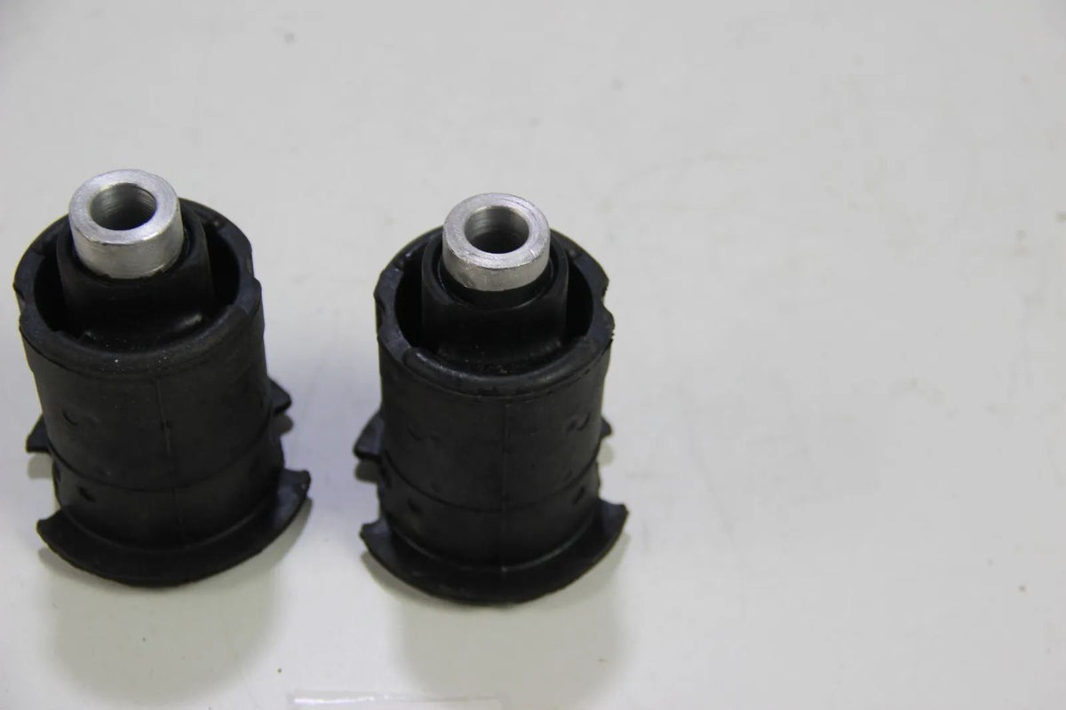 Original BMW E30 316i-325i M3 Gummilager Tonnenlager Links Rechts  33311130537
