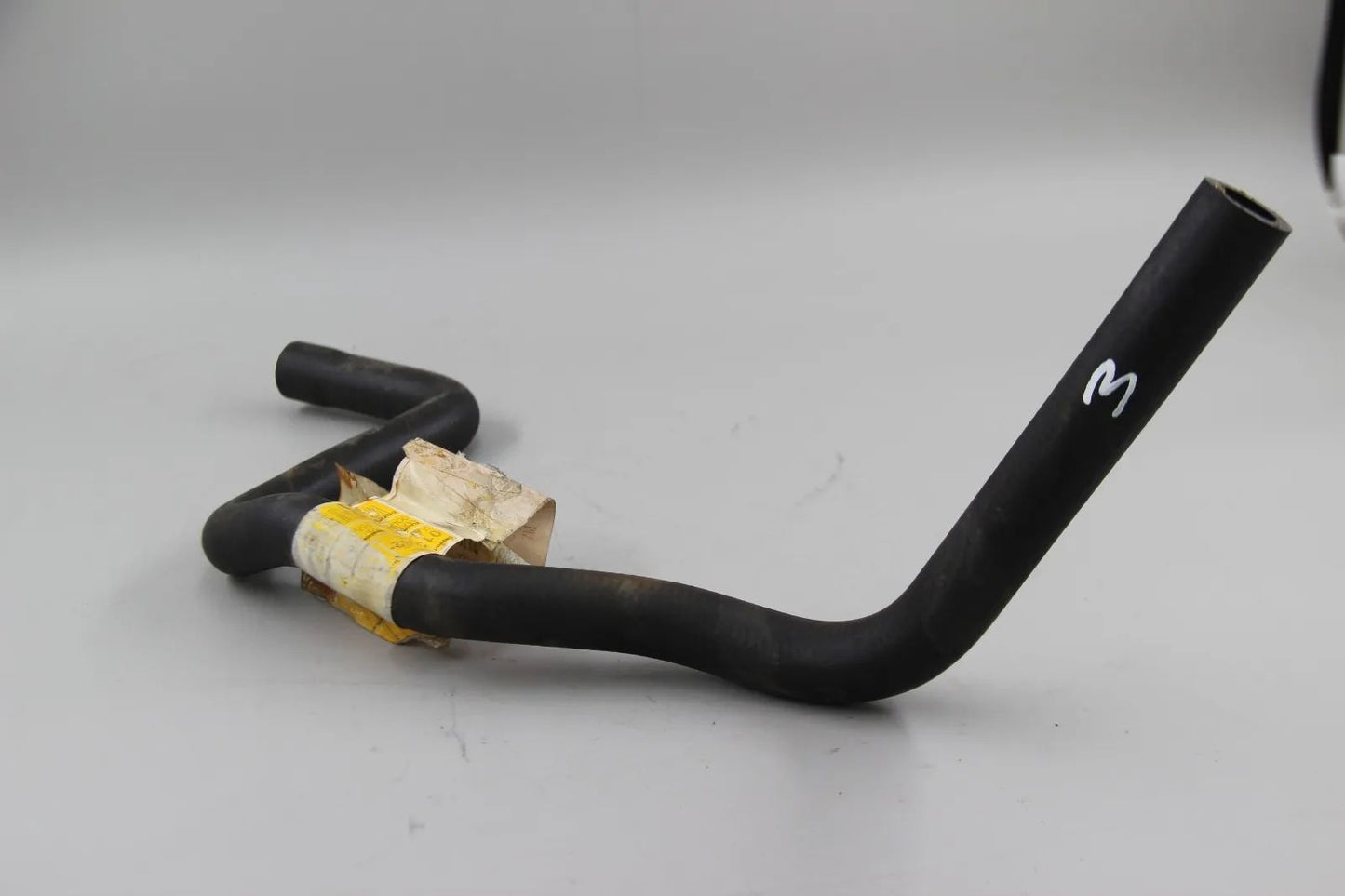 Original BMW E46 320d M47 Schlauch Doppelrohr-Wasserventil 64218378668