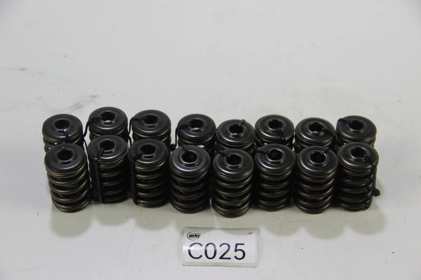 Original BMW E30 M3 S14  16x Ventilfeder mit Federtellern oben unten 11341312704