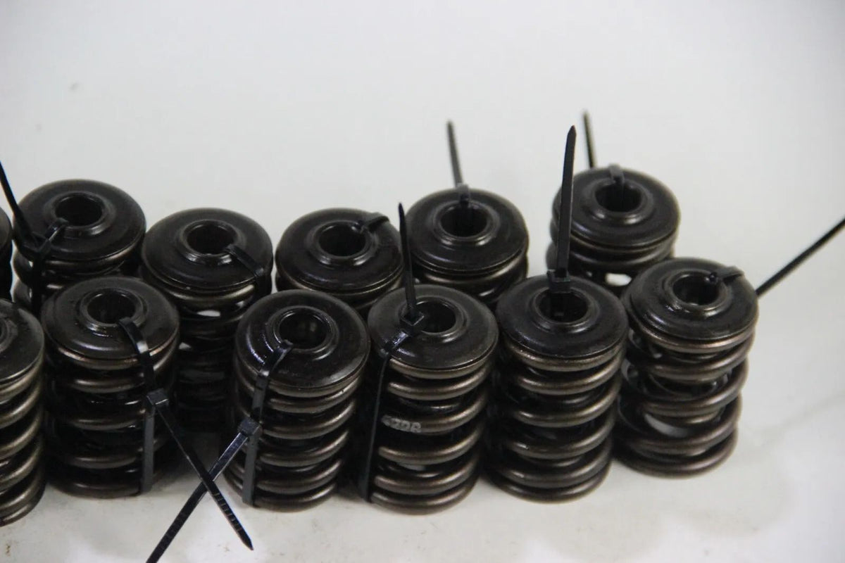 Original BMW E30 M3 S14 16x Ventilfeder mit Federtellern oben 11341312704