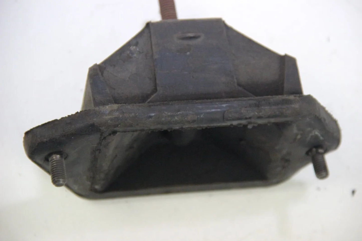NEU Original BMW E23 731i M30 733i M30 735i M30 Gummilager rechts NOS 1175307