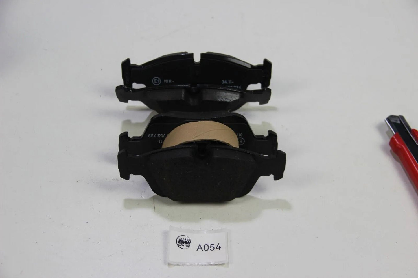 NEU Original BMW E36 E46 316i-328i Bremsbeläge vorne 34216761244 Bremsbelag