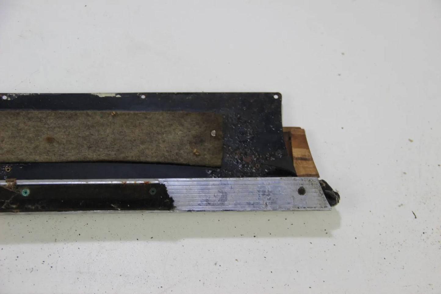 BMW E9 2.5 2.8 3.0 CSI CSL  Verkleidung Fensterschachtleiste hinten links Holz