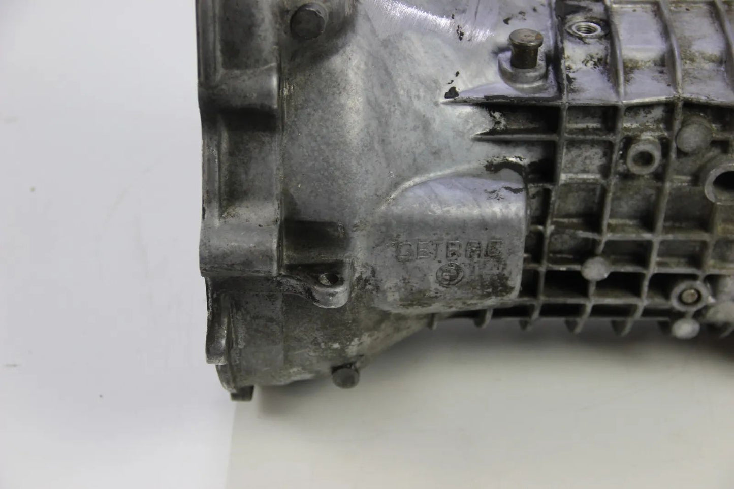Original BMW E21 323i  Getriebe Glocke Gehäuse Getrag 245 242 5-Gang M60