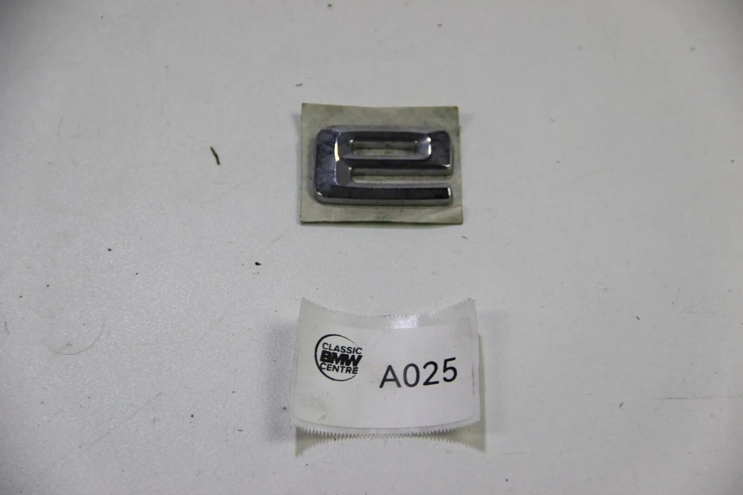 NEU BMW Original E30 E28 Emblem "e" 1916138 Modellbezeichnung Schriftzug ETA