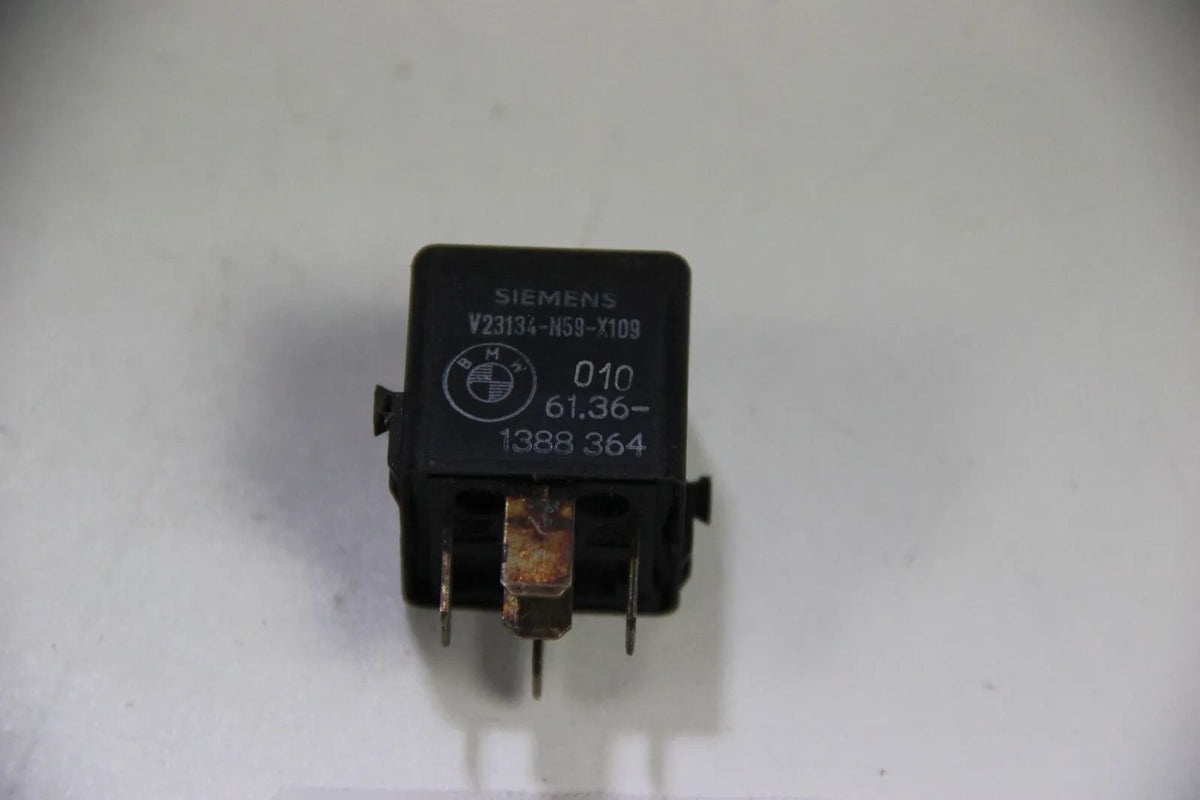 Original BMW E30 E46 E34 E32 E31 Relais Doppelschliesser schwarz  61361388364
