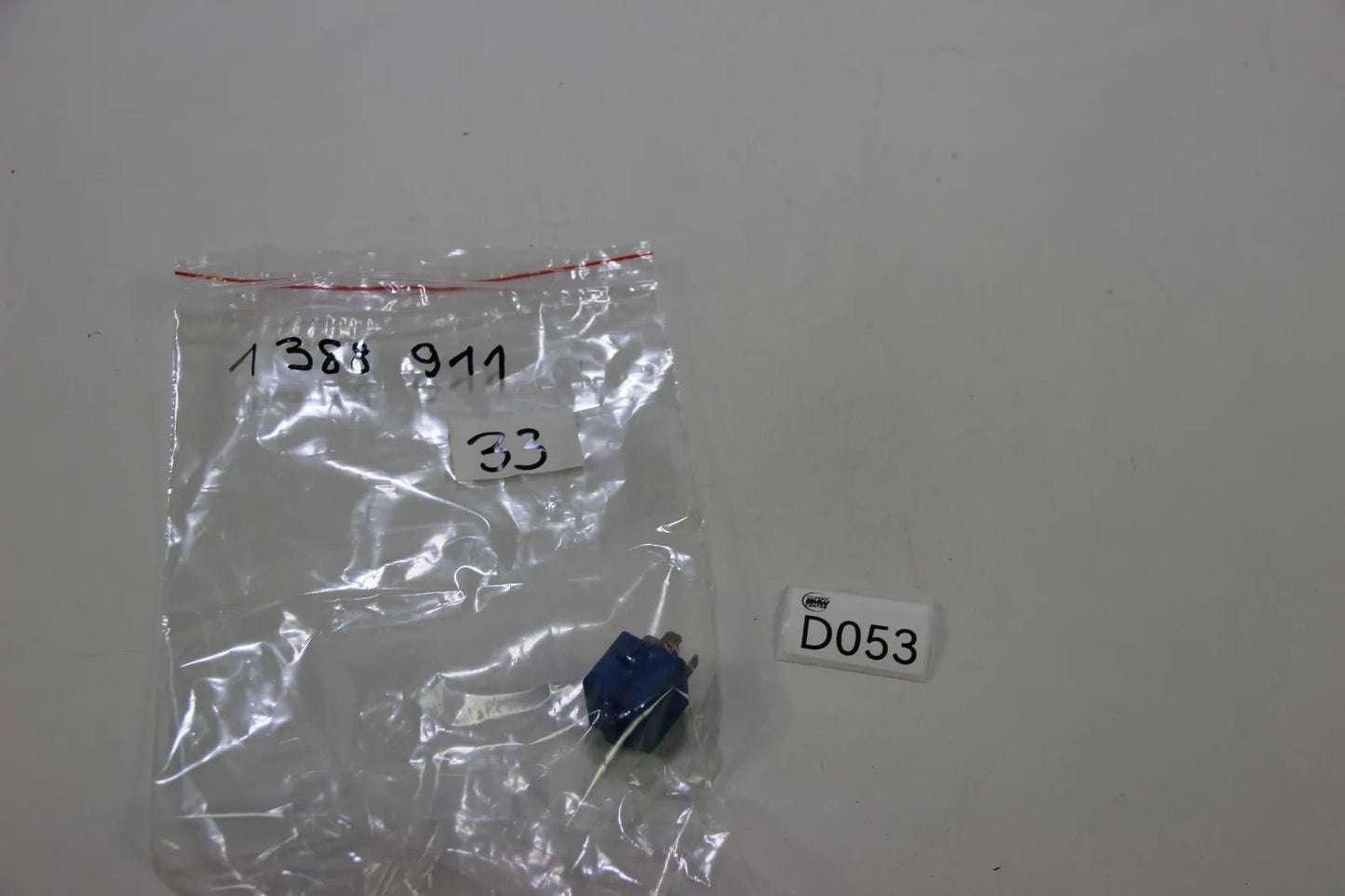 Original BMW 114 CMSP E3 E30 E36 E12 E24 Relais signalviolett 61361388911