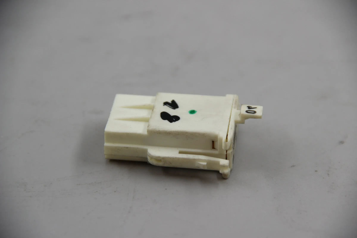 Original BMW E30 318i 320i Codierstecker 62111377364