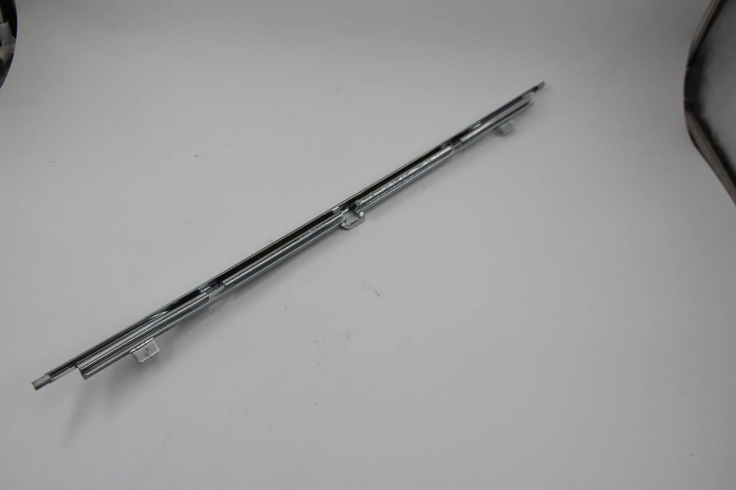 Original BMW E39 520d-540iP Blende Nummernschild-Blende vorne 51118226558