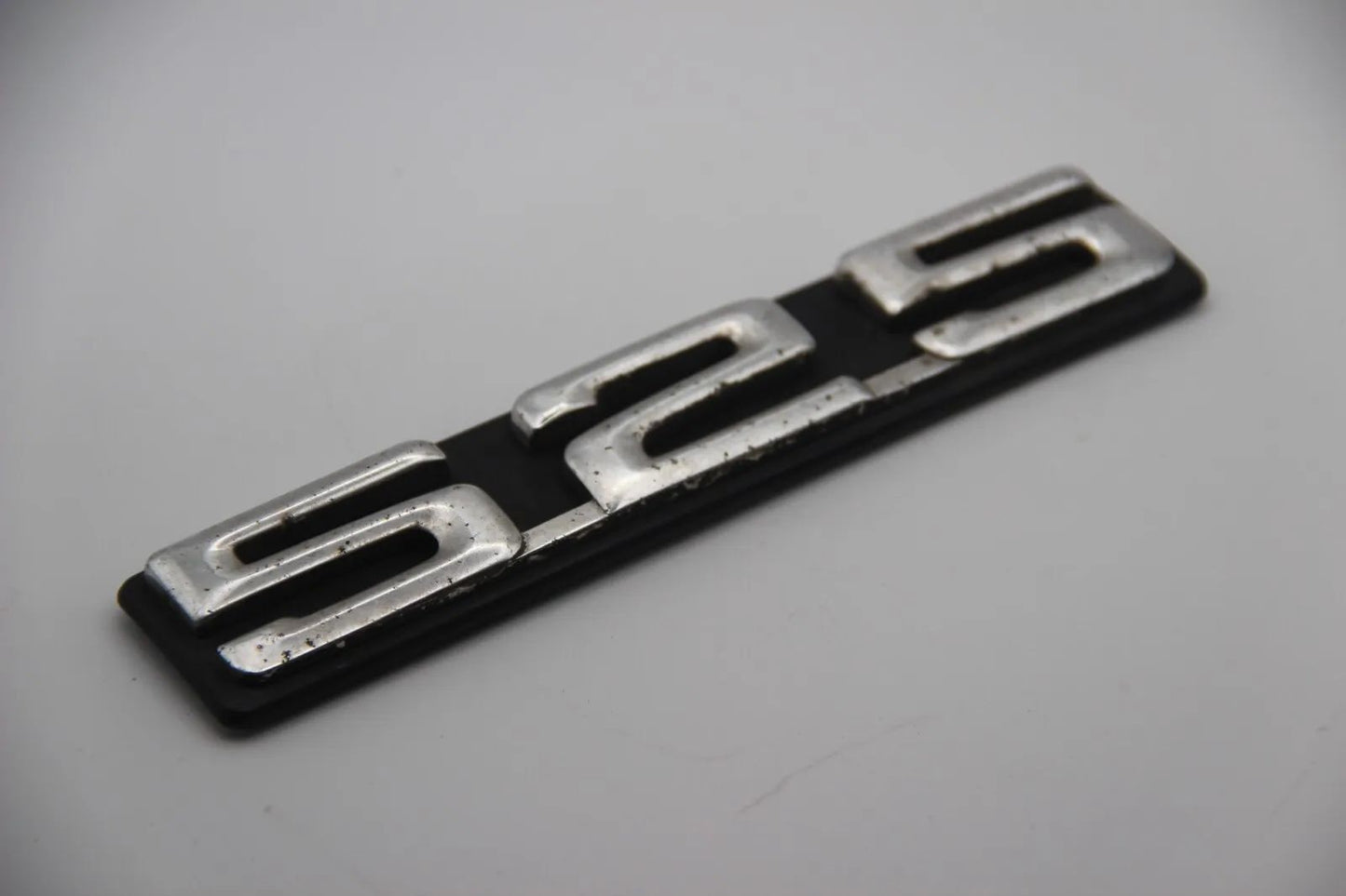 Original BMW E12 525 Modellbezeichnung Emblem Badge Schriftzug Typenschild