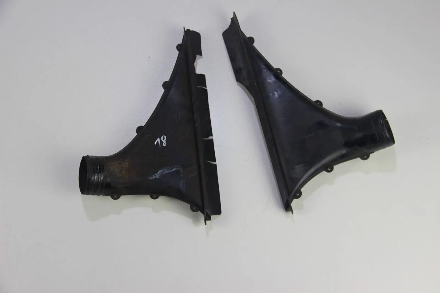 Original BMW Neue Klasse NK Heizungskanal Entfroster düsen paar 1500-2000tii