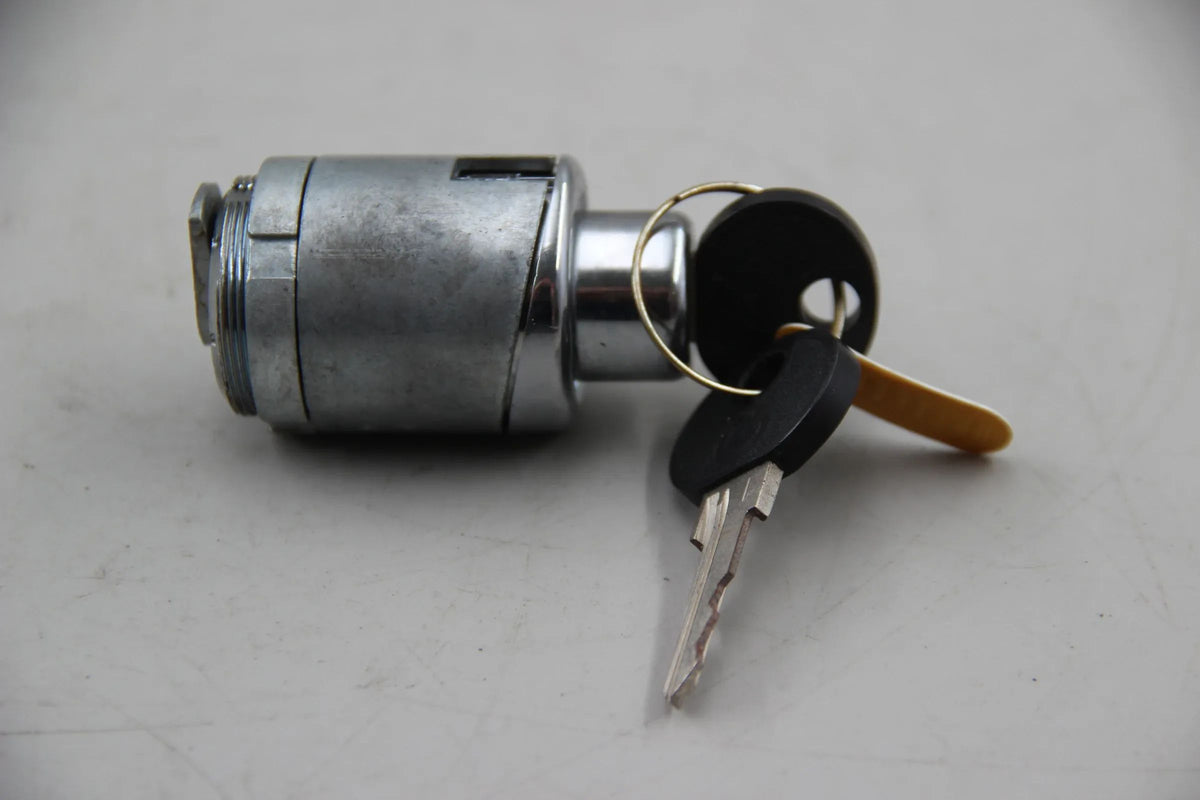 Original BMW E21 315-323i Heckklappenverschluss mit Schlüssel NOS 51241846159